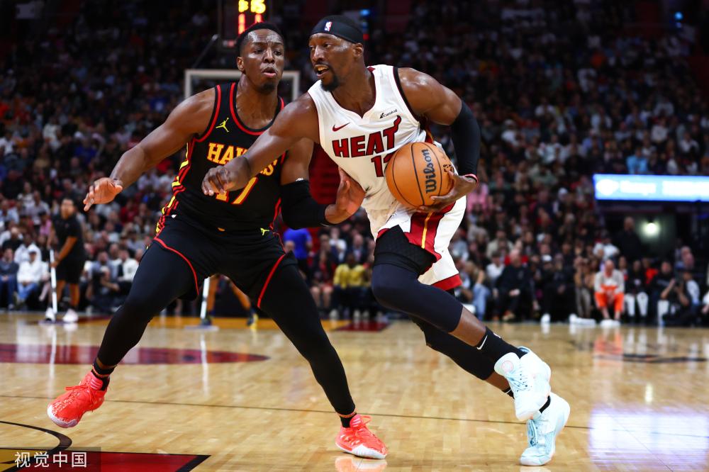 略高于同一 略高于同一